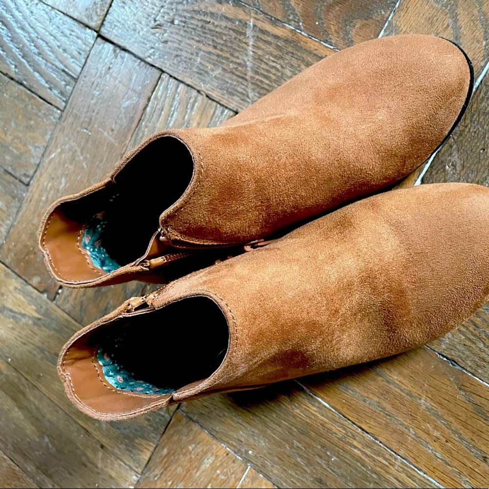 Girls brown boots booties